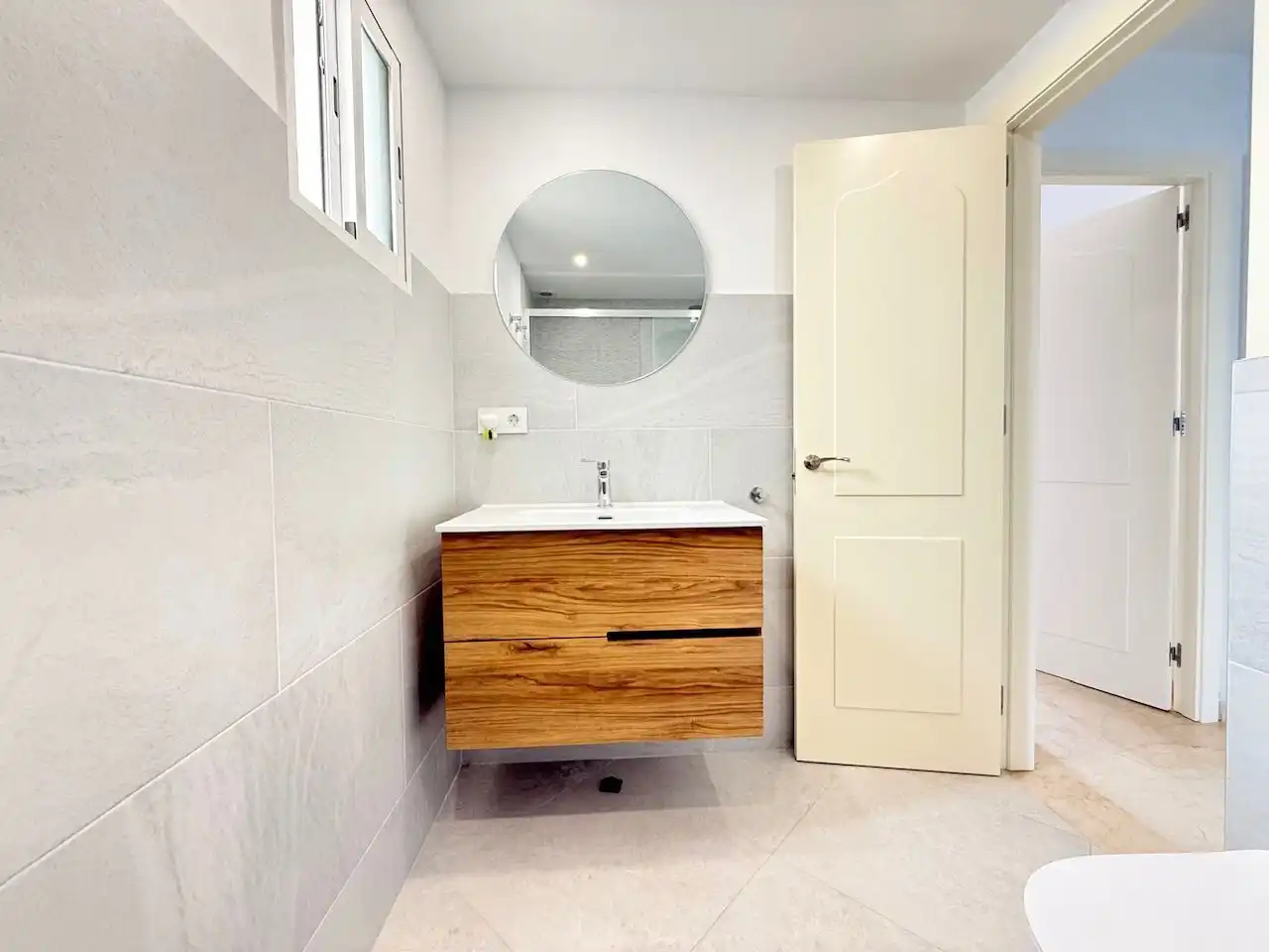 Bathroom of Flat for sale in Torrox  with Furnished