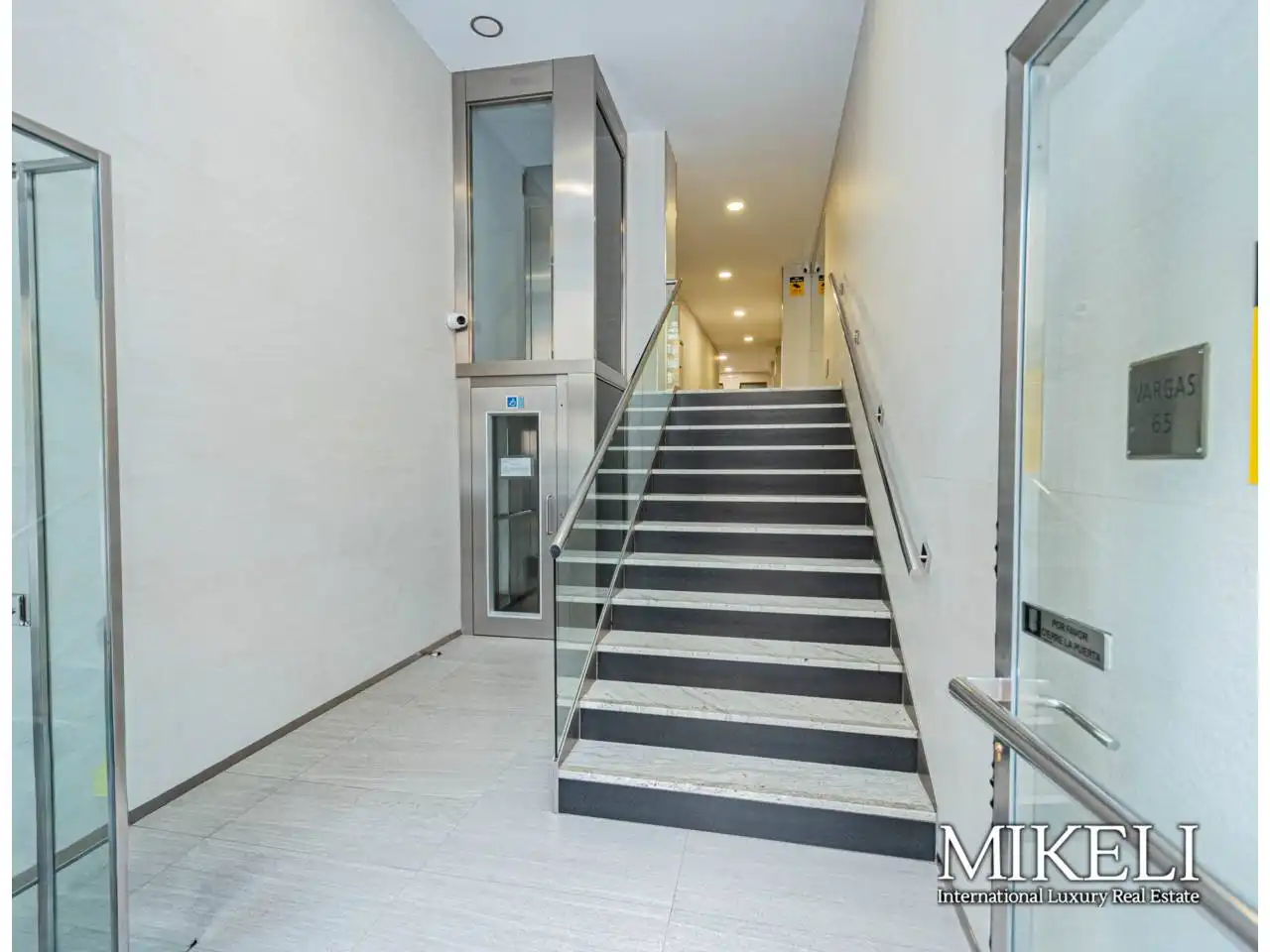 Piso en venta en Calle Vargas, Cuatro Caminos