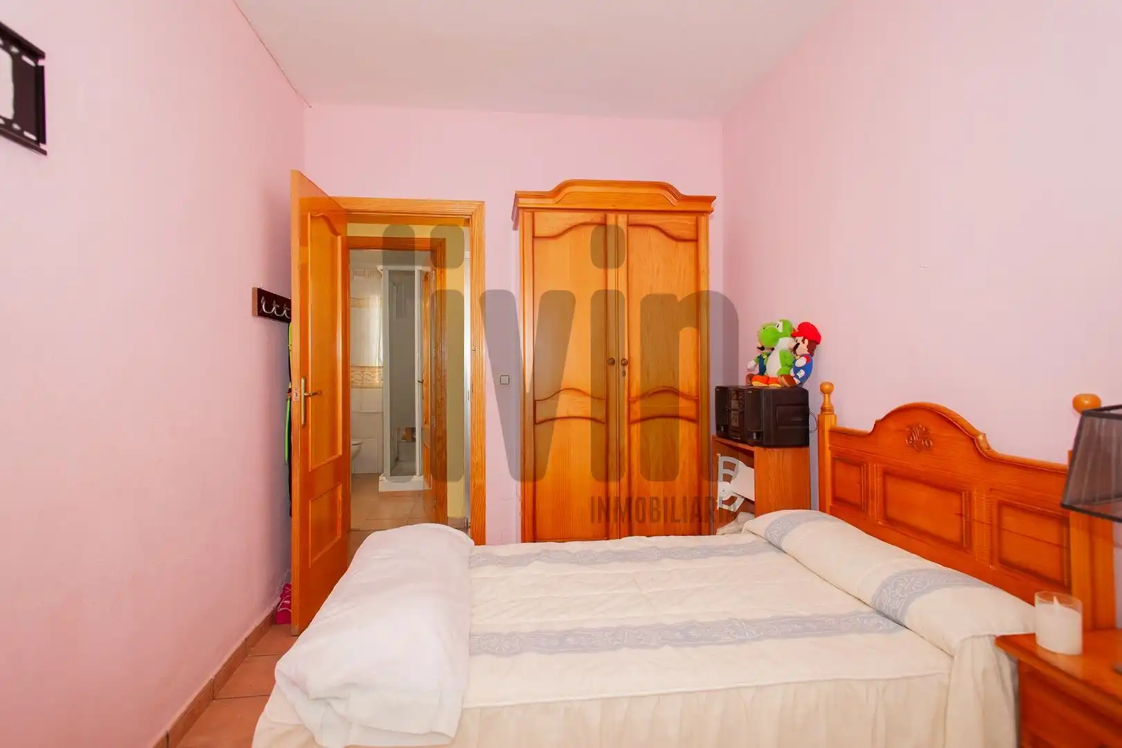 Dormitori de Casa o xalet en venda en Jaén amb Aire condicionat, Calefacció i Jardí privat