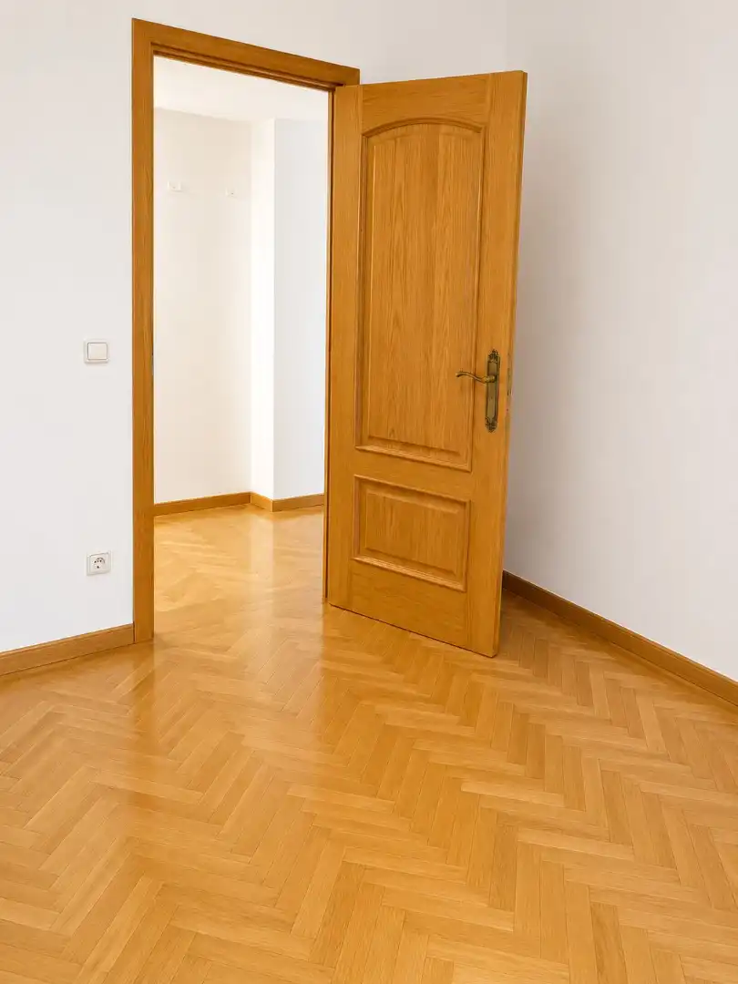 Flat for sale in Madrid  with Parquet flooring, Washing machine and Alarm