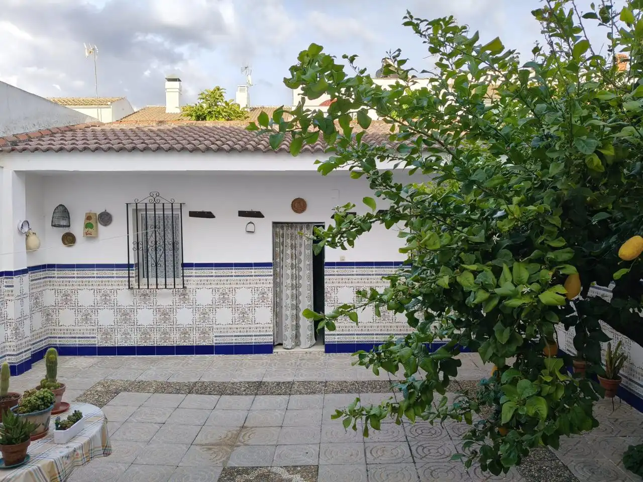 Exterior view of Houses for sale in Lucena  with Air Conditioner, Terrace and Storage room