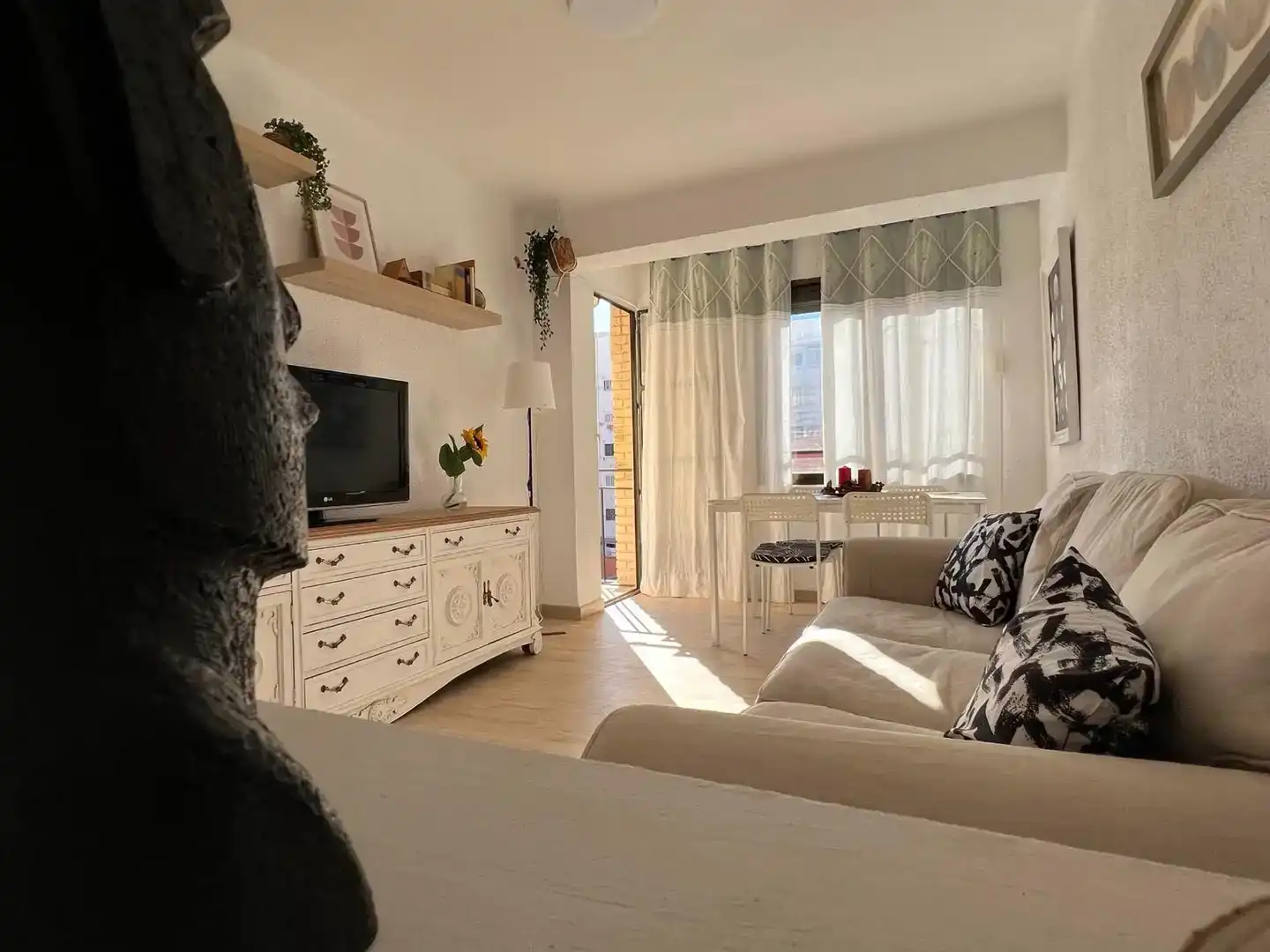 Sala d'estar de Pis en venda en  Valencia Capital amb Aire condicionat i Balcó