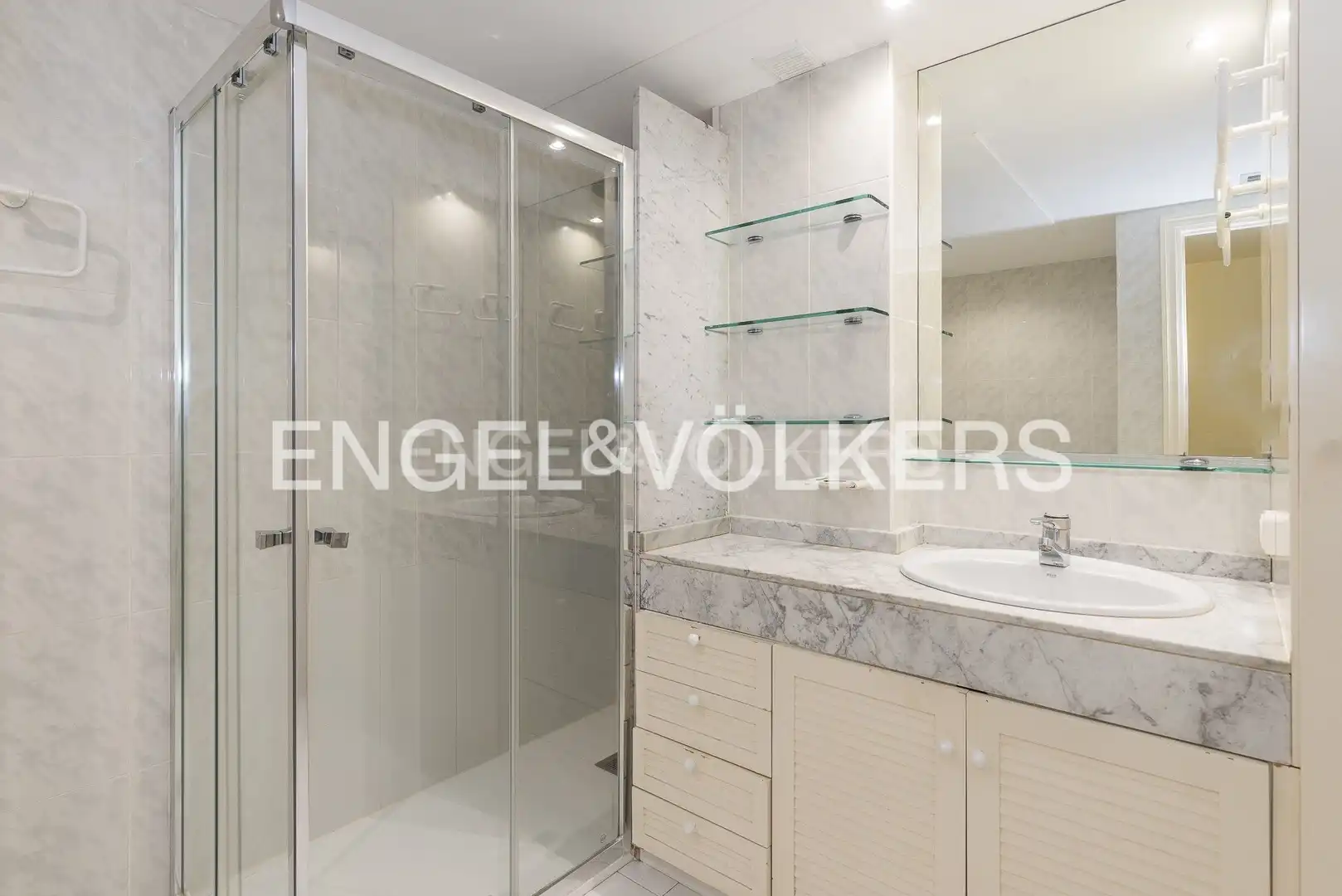 Bathroom of Houses for sale in Gavà  with Air Conditioner, Heating and Private garden