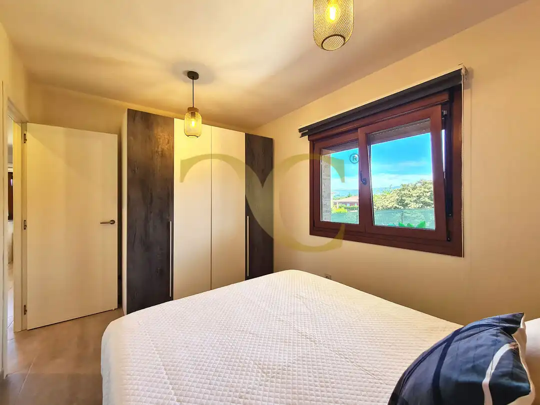 Dormitori de Casa o xalet en venda en Gijón  amb Calefacció, Jardí privat i Terrassa