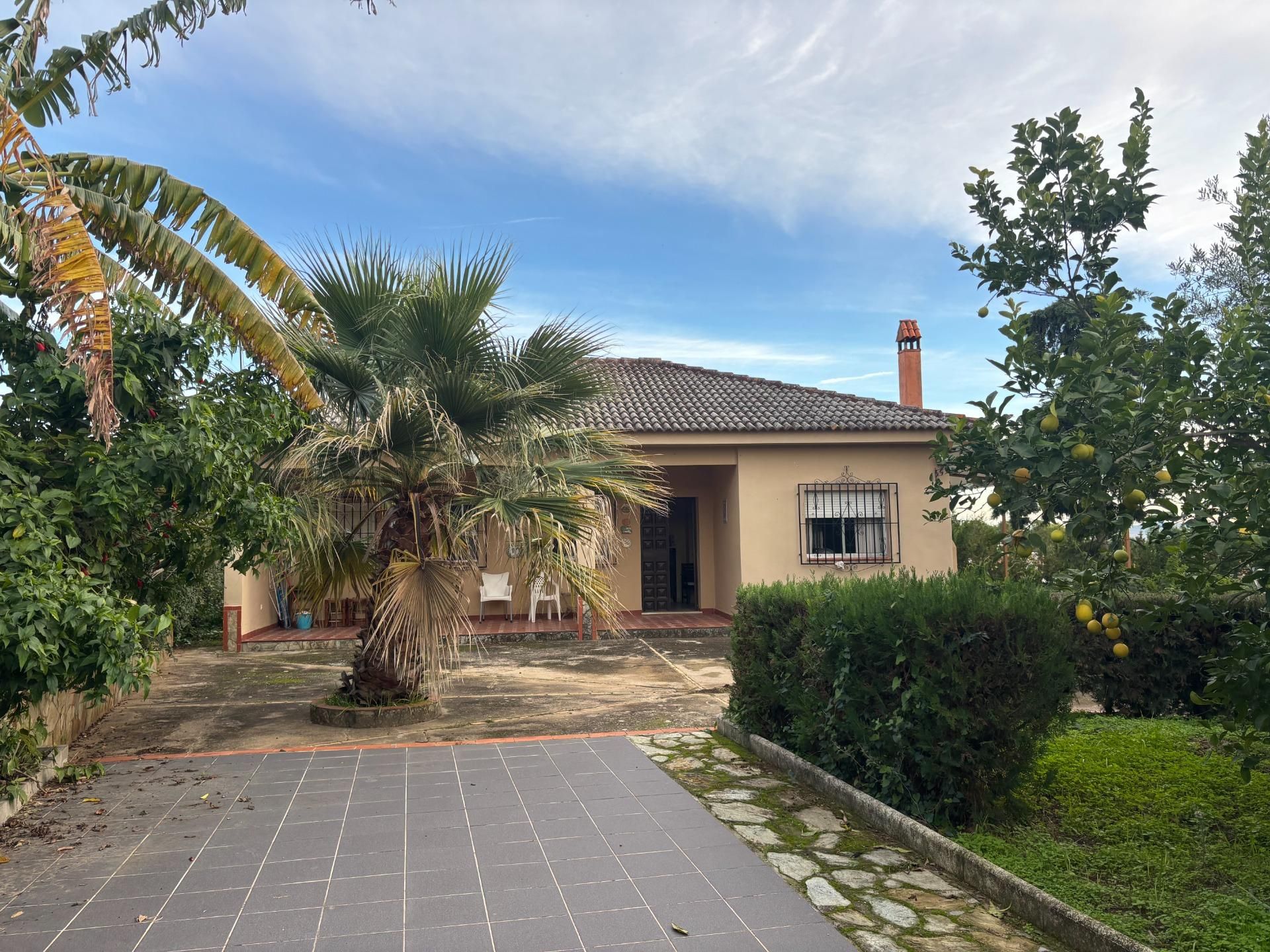 Exterior view of House or chalet for sale in Gerena  with Air Conditioner, Heating and Private garden