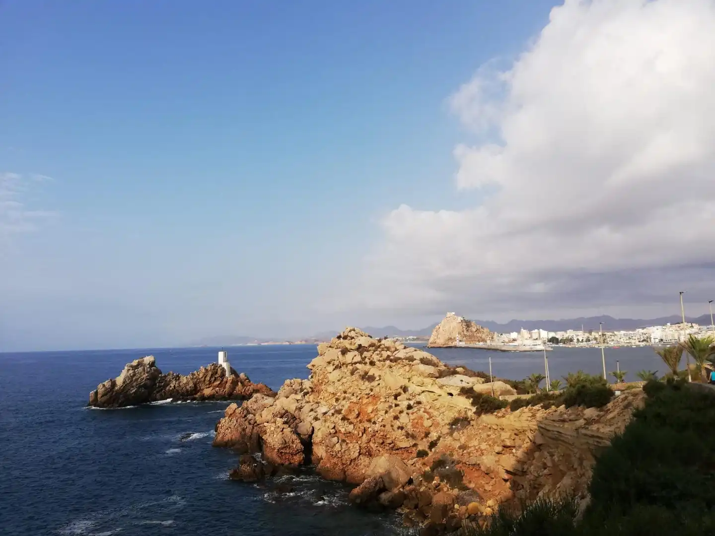 Vista exterior de Casa o xalet en venda en Águilas amb Calefacció, Piscina i Balcó