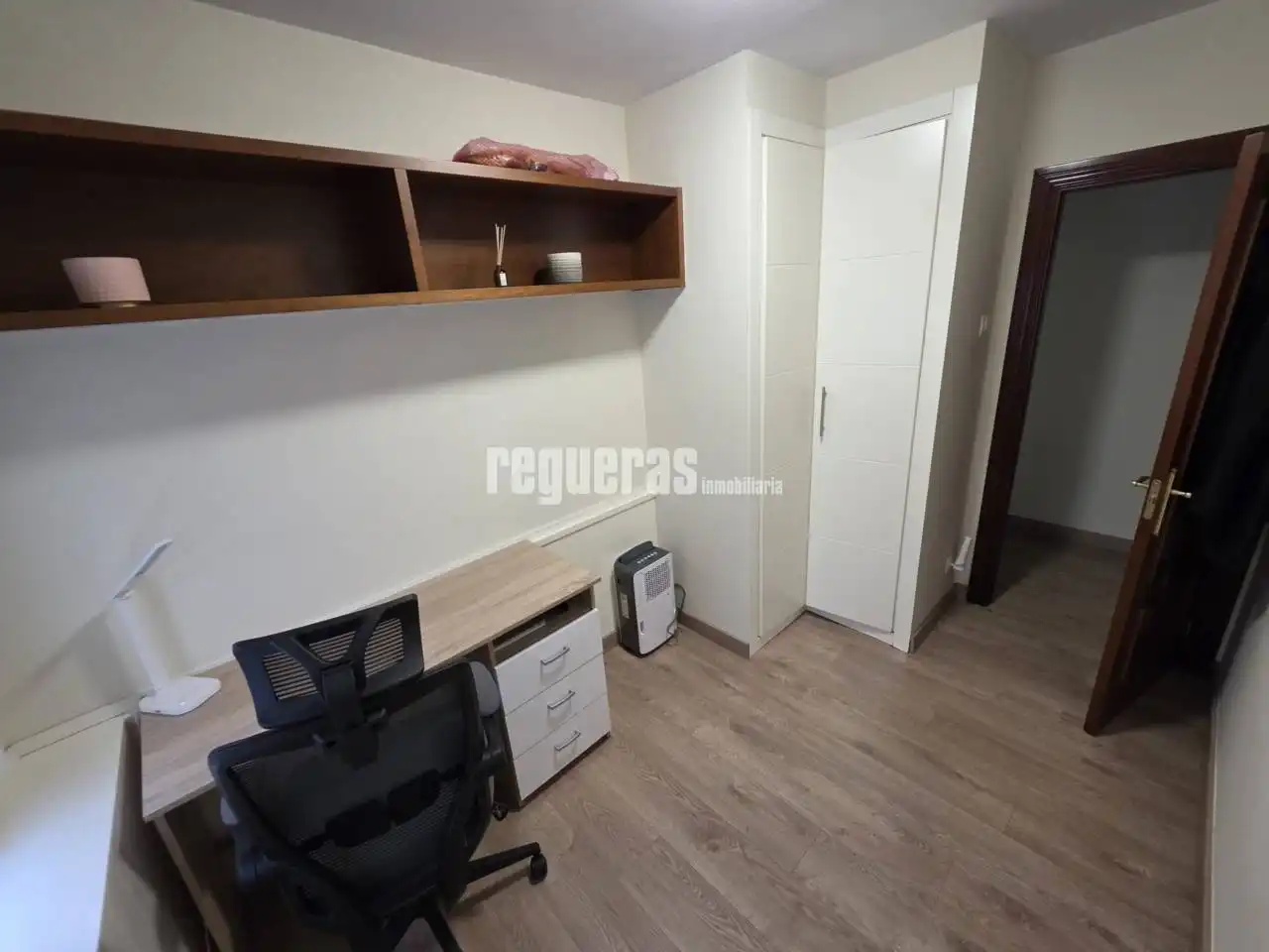 Schlafzimmer von Wohnung zur Miete in Avilés mit Heizung und Möbliert