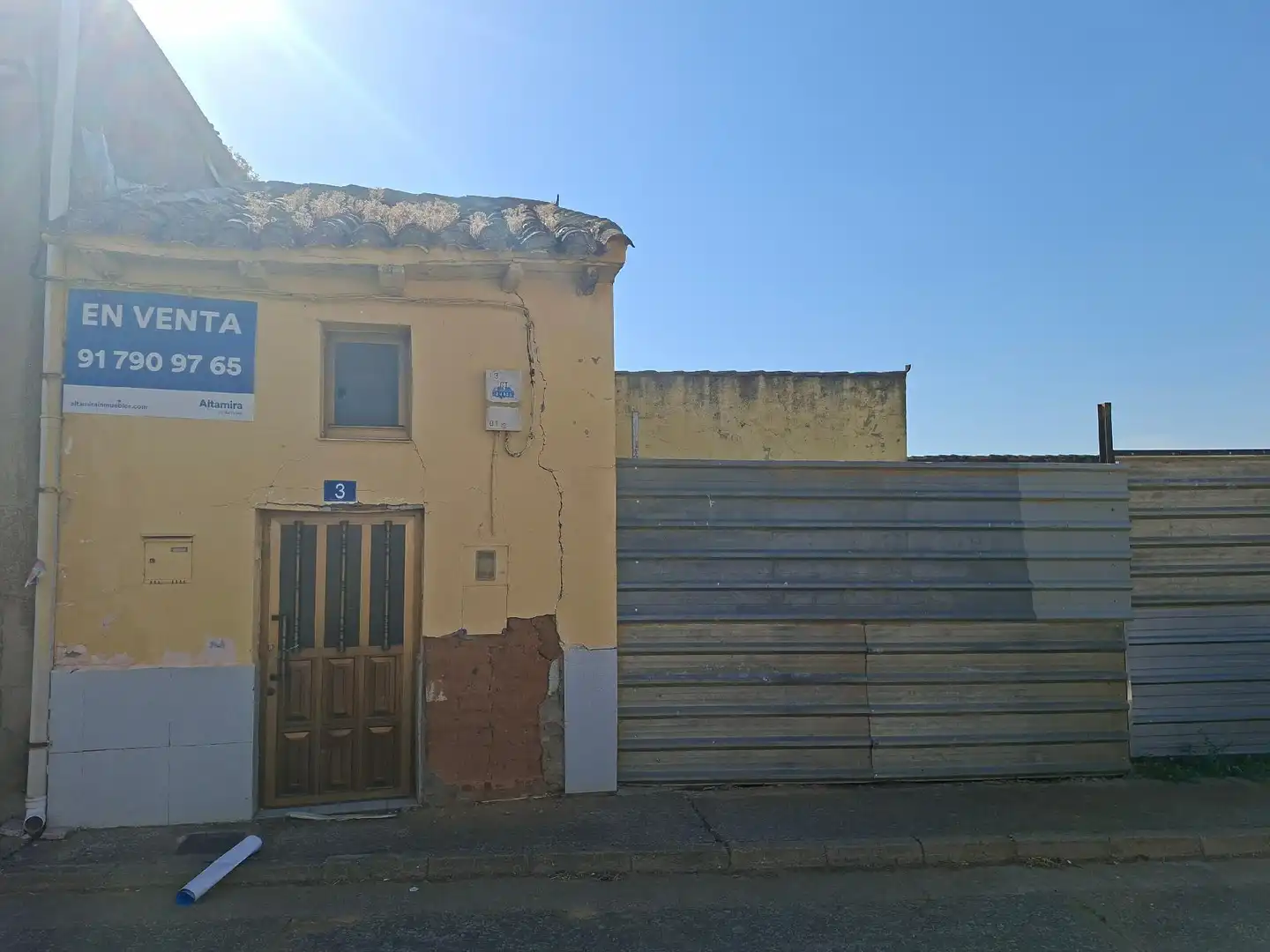 Vista exterior de Casa o xalet en venda en Algadefe amb Jardí privat