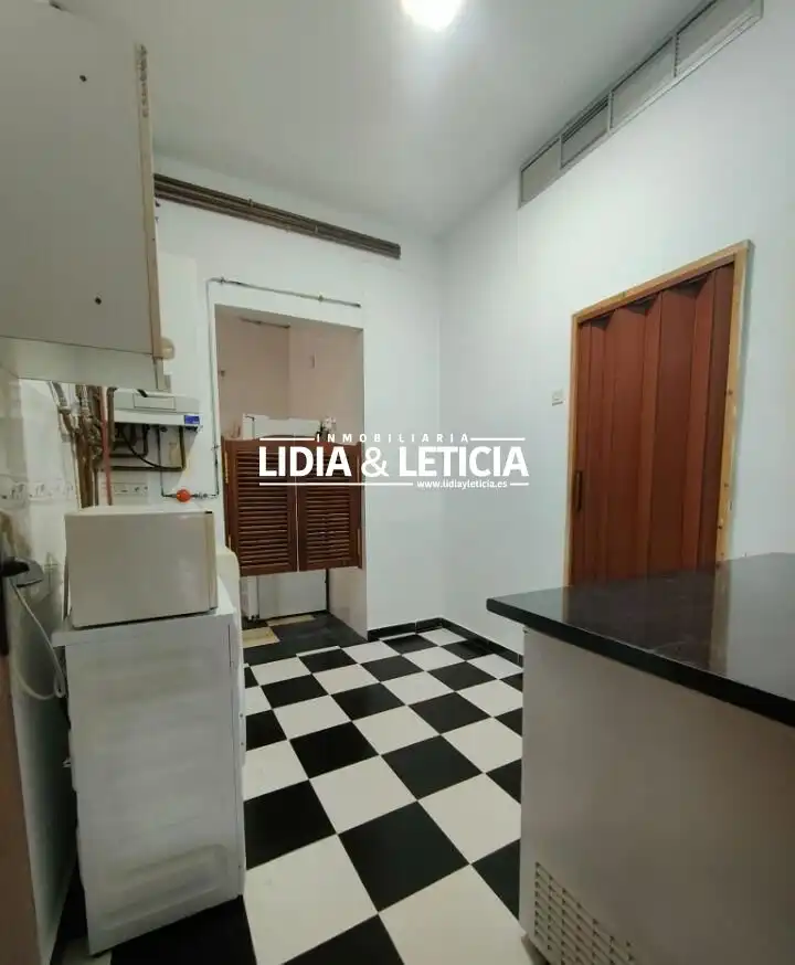 Kitchen of Houses for sale in El Viso del Alcor  with Private garden, Swimming Pool and Furnished