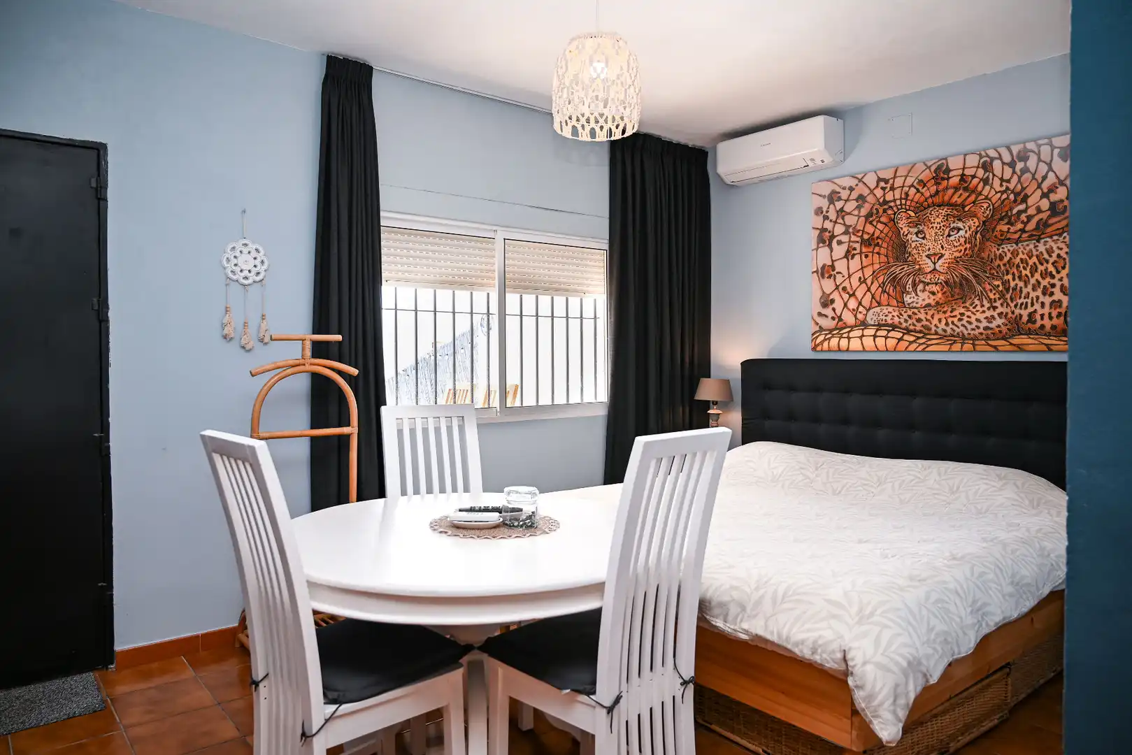 Habitación de Casa o chalet en venta en Alhaurín de la Torre con Aire acondicionado, Calefacción y Jardín privado