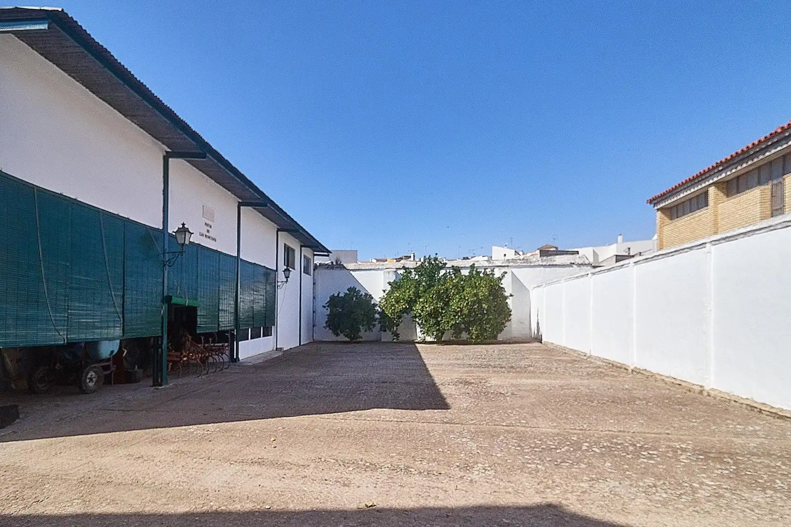 Vista exterior de Nave industrial en venta en Aguilar de la Frontera