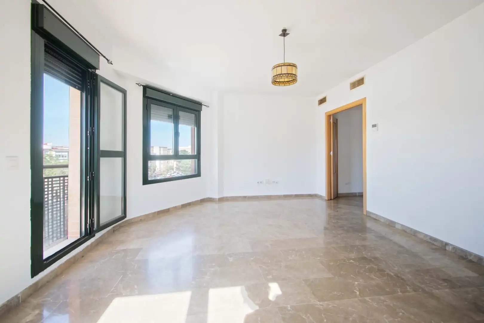Flat for sale in Camas  with Air Conditioner, Heating and Terrace