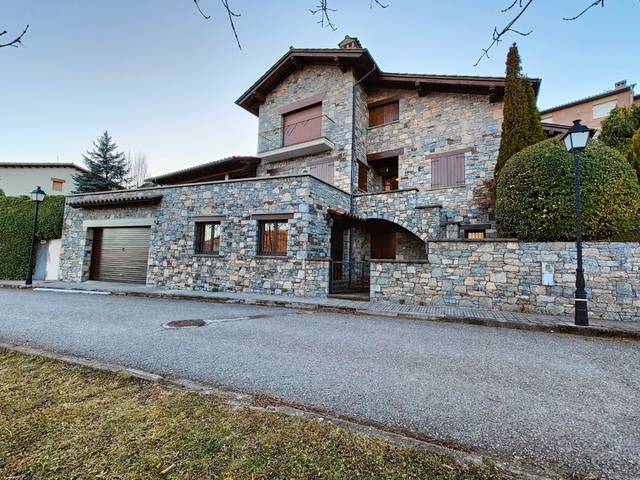 Casa-chalet en Venta en Carrer de Solà Morales, 20 en Molló