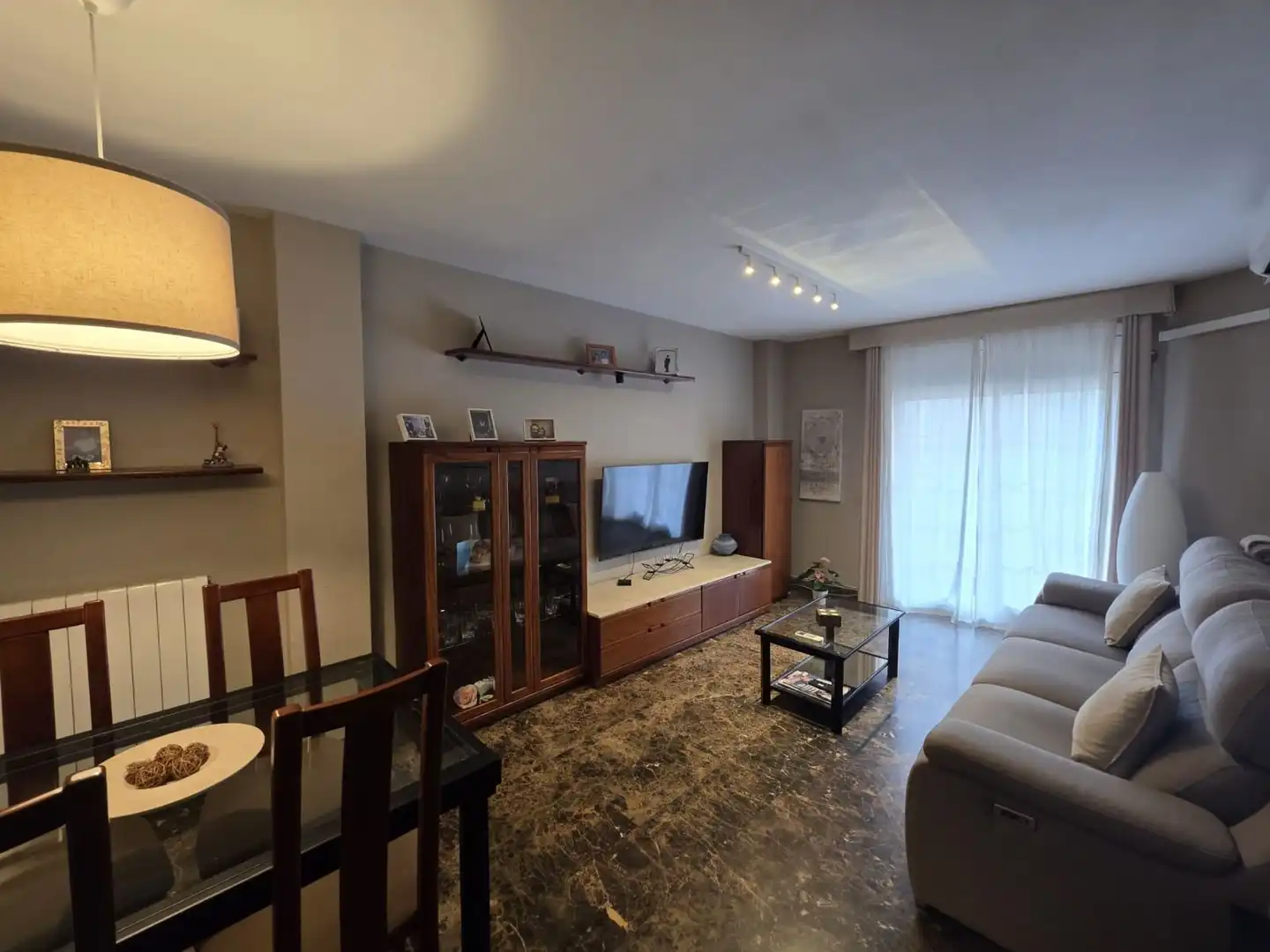 Sala de estar de Piso en venta en Santa Coloma de Gramenet con Aire acondicionado, Calefacción y Terraza
