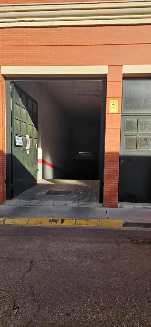Garaje en venta en Dos Hermanas