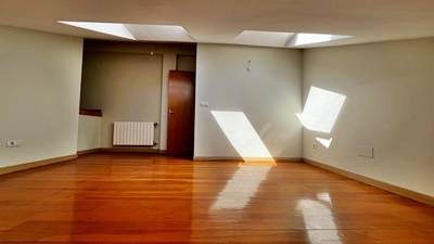 Dúplex en Venta en Calle José Posada Herrera en Centro