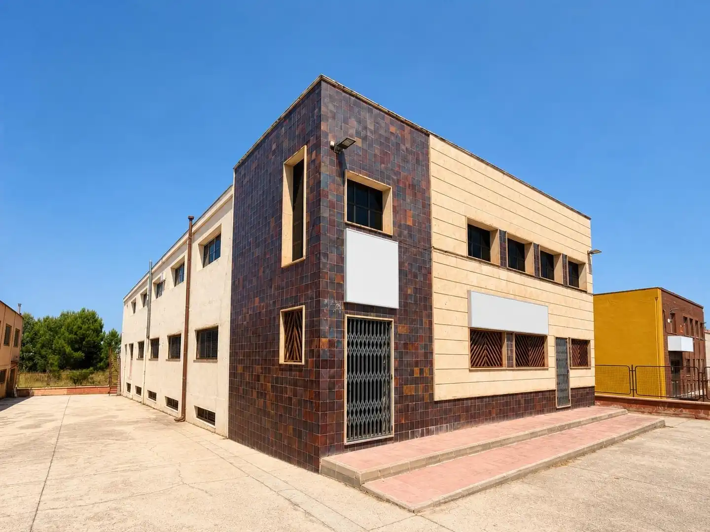 Vista exterior de Nau industrial en venda en Almansa