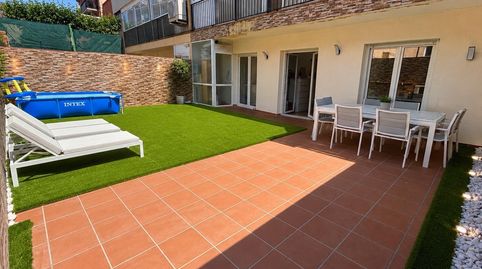 Planta baja con gran terraza privada en el centro del pueblo
