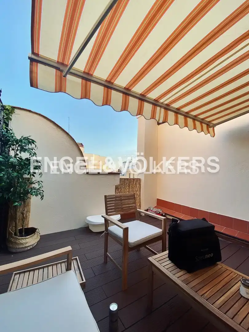 Balcony of Attic for rent in Madrid  with Air Conditioner, Heating and Parquet flooring