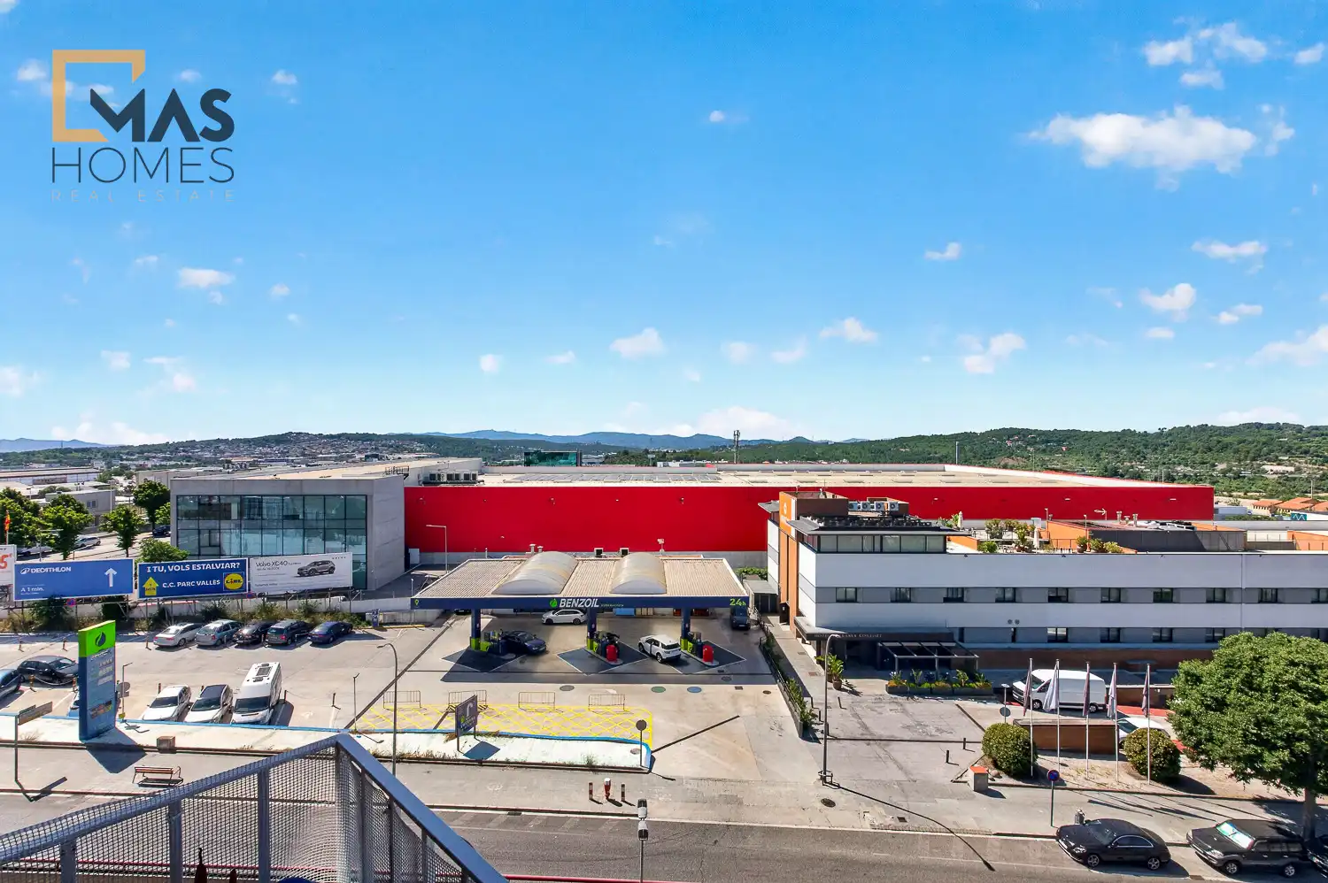Außenansicht von Wohnung zum Verkauf in Terrassa mit Klimaanlage, Heizung und Terrasse