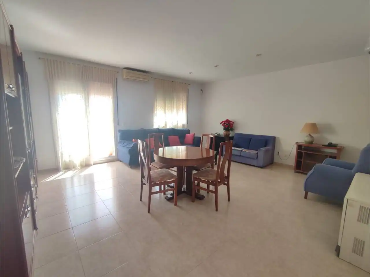 Sala d'estar de Casa o xalet en venda en La Granada amb Aire condicionat, Calefacció i Jardí privat