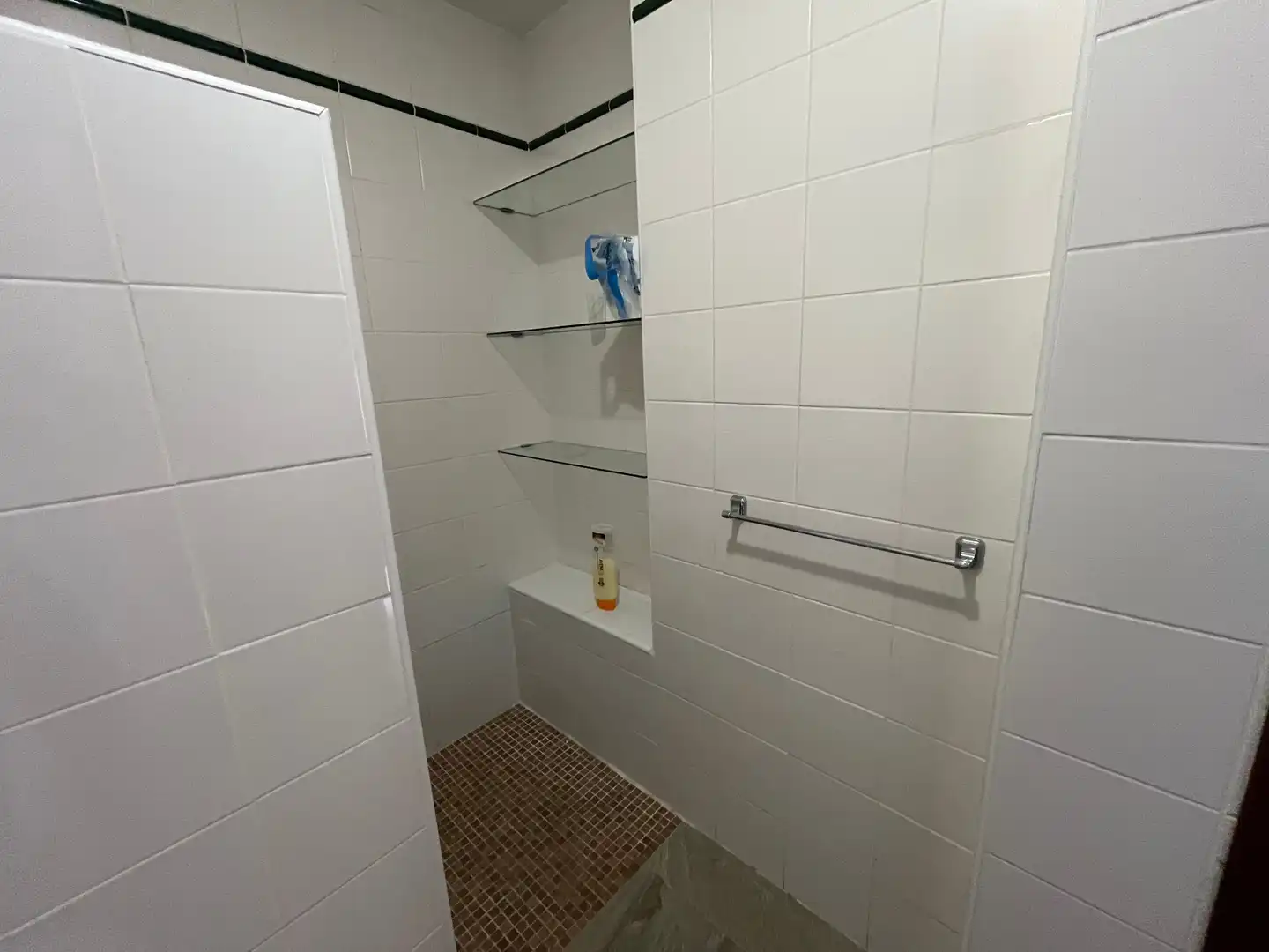 Baño de Piso en venta en Almonte con Amueblado, Lavadora y Microondas
