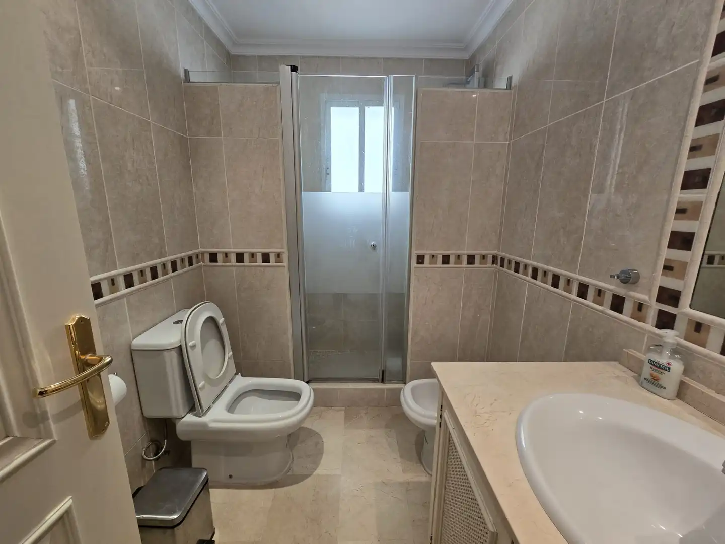 Badezimmer von Einfamilien-Reihenhaus zur Miete in Marbella mit Möbliert