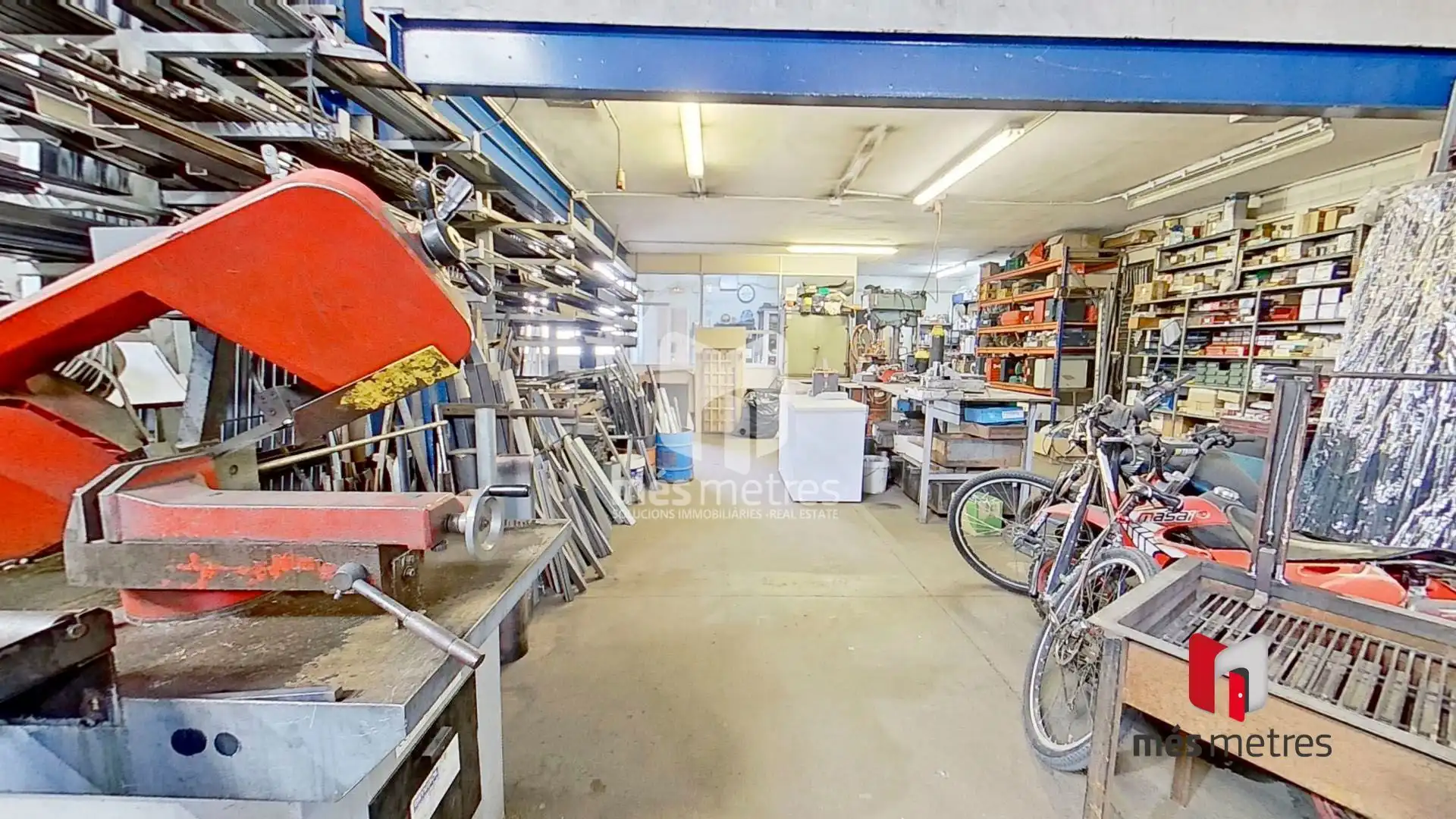 Fabrikhallen zum Verkauf in Premià de Dalt