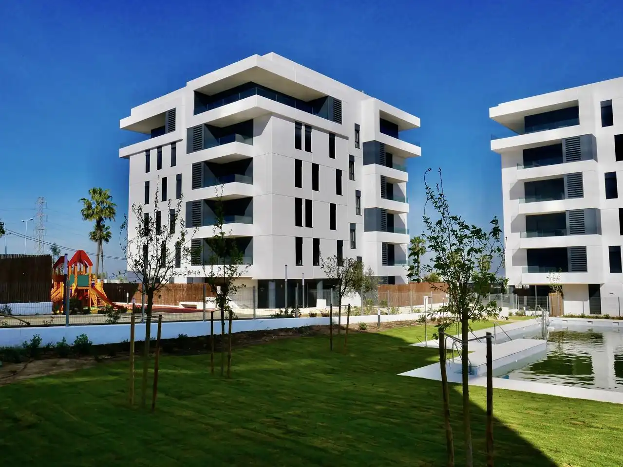 Flat for rent in Ángel Ojeda Avilés, Entrenúcleos
