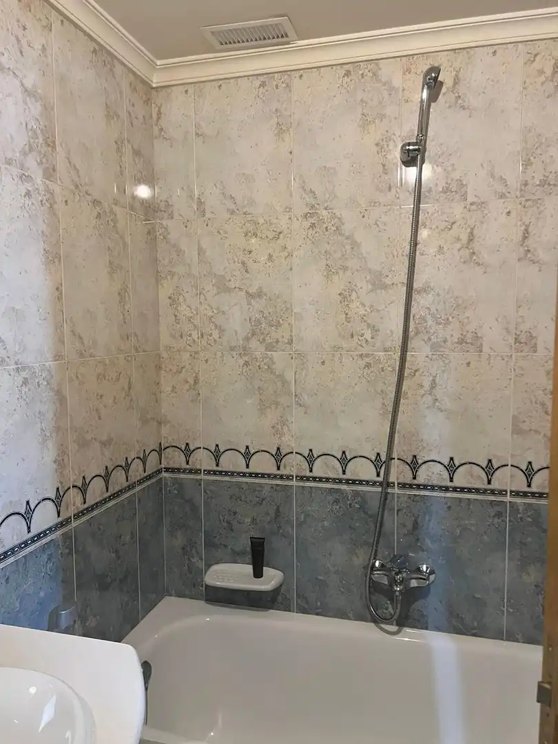 Badezimmer von Wohnungen zur Miete in Noia mit Heizung, Möbliert und Balkon