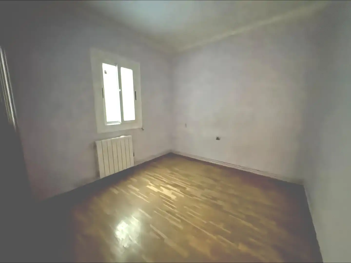 Habitación de Piso en venta en Sant Boi de Llobregat con Parquet y Balcón