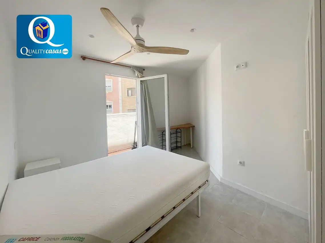 Dormitori de Apartament en venda en Elche / Elx amb Aire condicionat i Terrassa