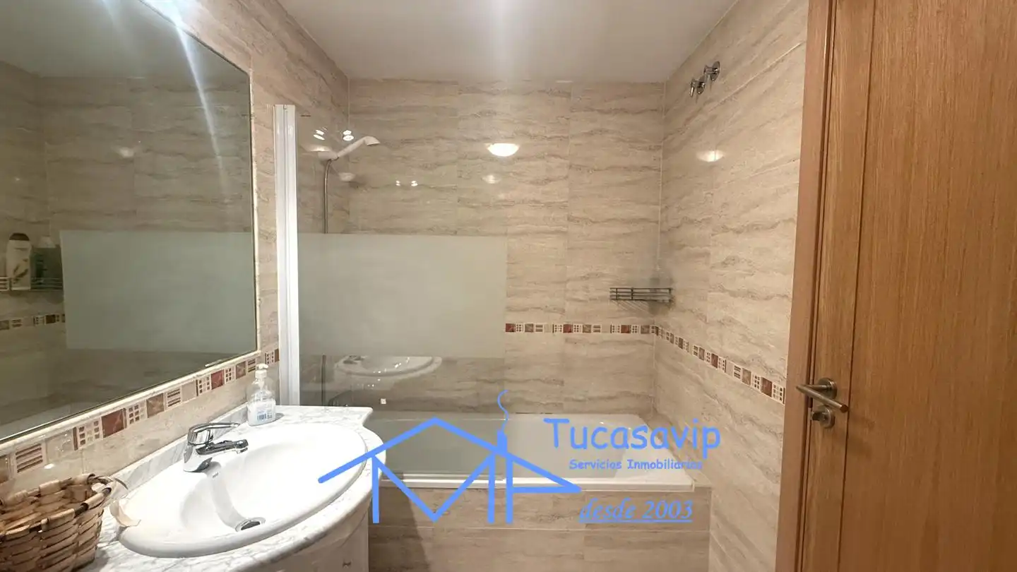 Baño de Dúplex en venta en El Hoyo de Pinares  con Calefacción y Amueblado