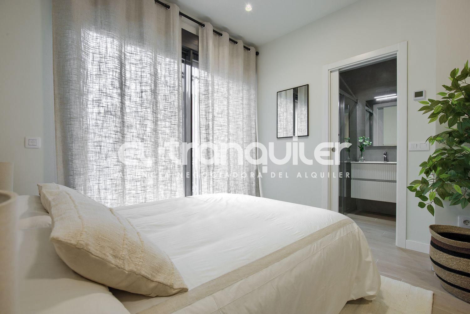 Bedroom of Study to rent in  Madrid Capital  with Air Conditioner, Terrace and Swimming Pool