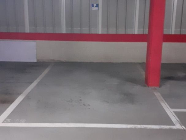 Aparcament de Garatge de lloguer en Oviedo 
