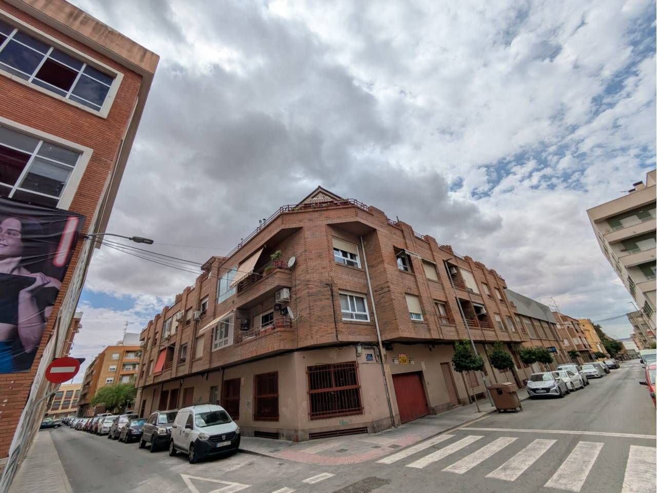Vista exterior de Àtic en venda en Elda amb Terrassa