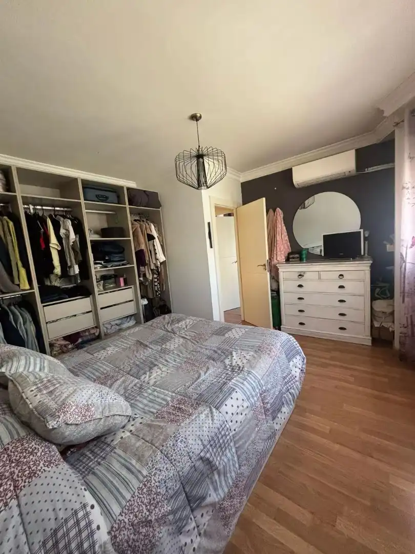 Habitación de Piso en venta en Peligros con Aire acondicionado, Terraza y Horno