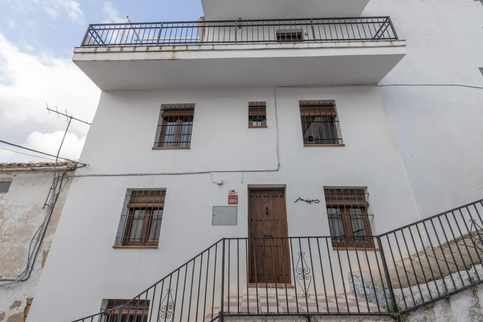 Vista exterior de Casa o xalet en venda en Montefrío amb Calefacció i Terrassa