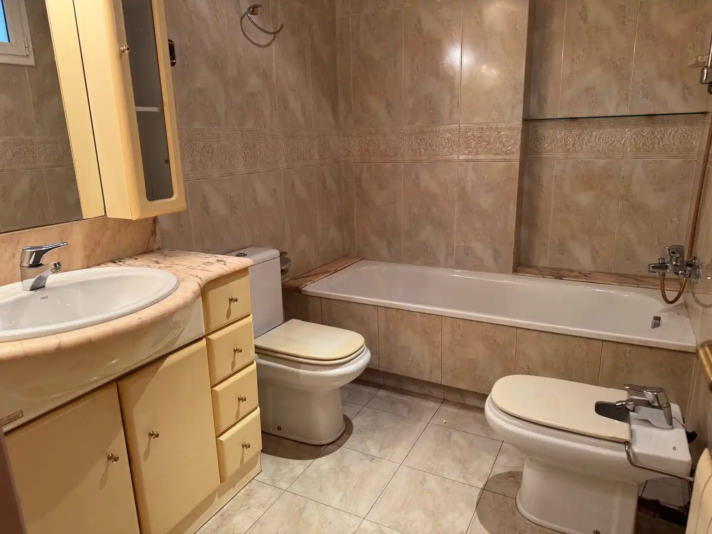 Baño de Piso en venta en Barcelona con Aire acondicionado, Calefacción y Horno