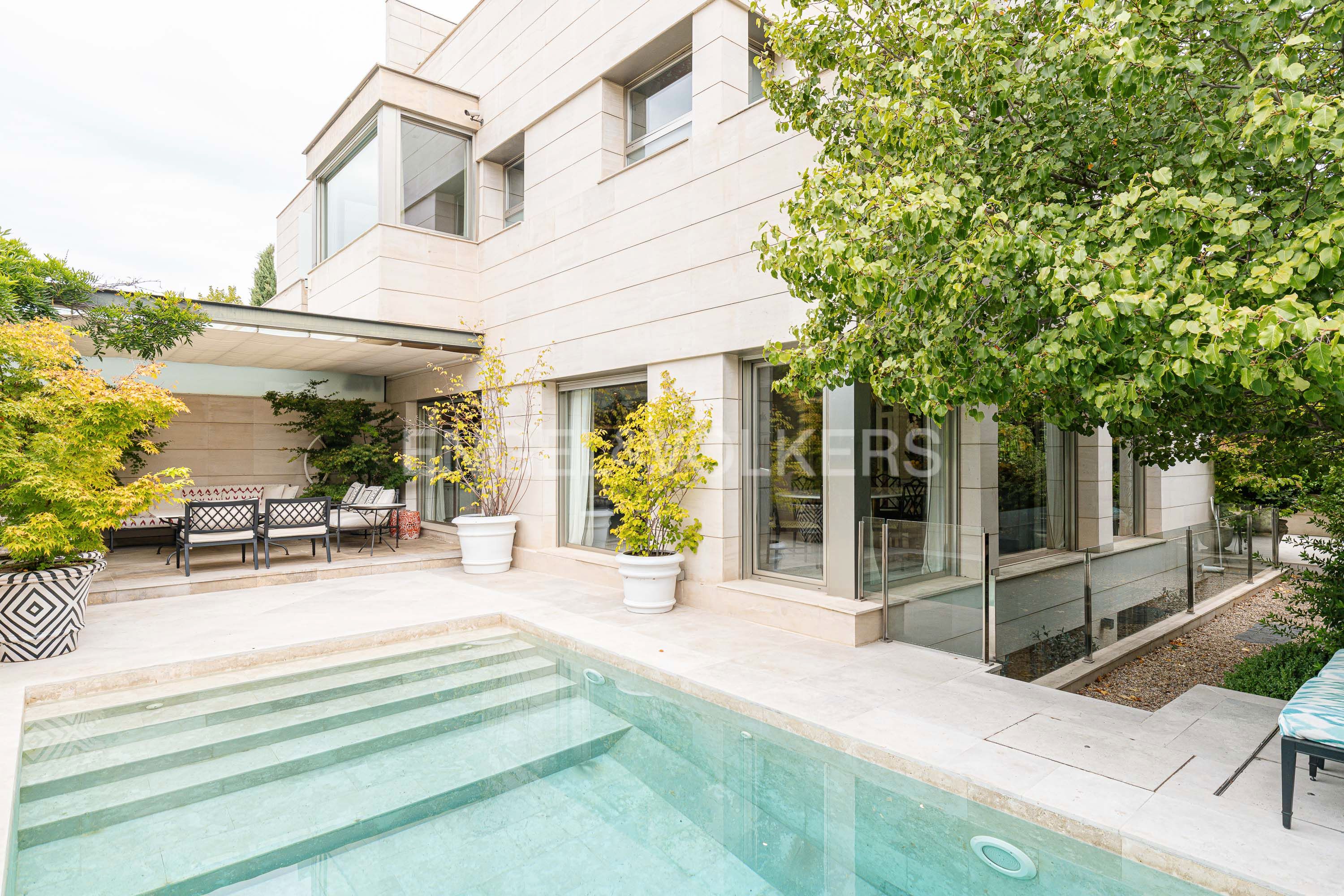 Terrace of Single-family semi-detached for sale in  Madrid Capital  with Air Conditioner, Heating and Private garden