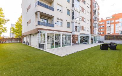 Terrassa de Apartament en venda en  Madrid Capital amb Aire condicionat, Calefacció i Jardí privat