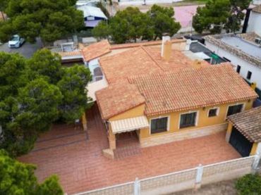 Xalet amb piscina en venda a Yate