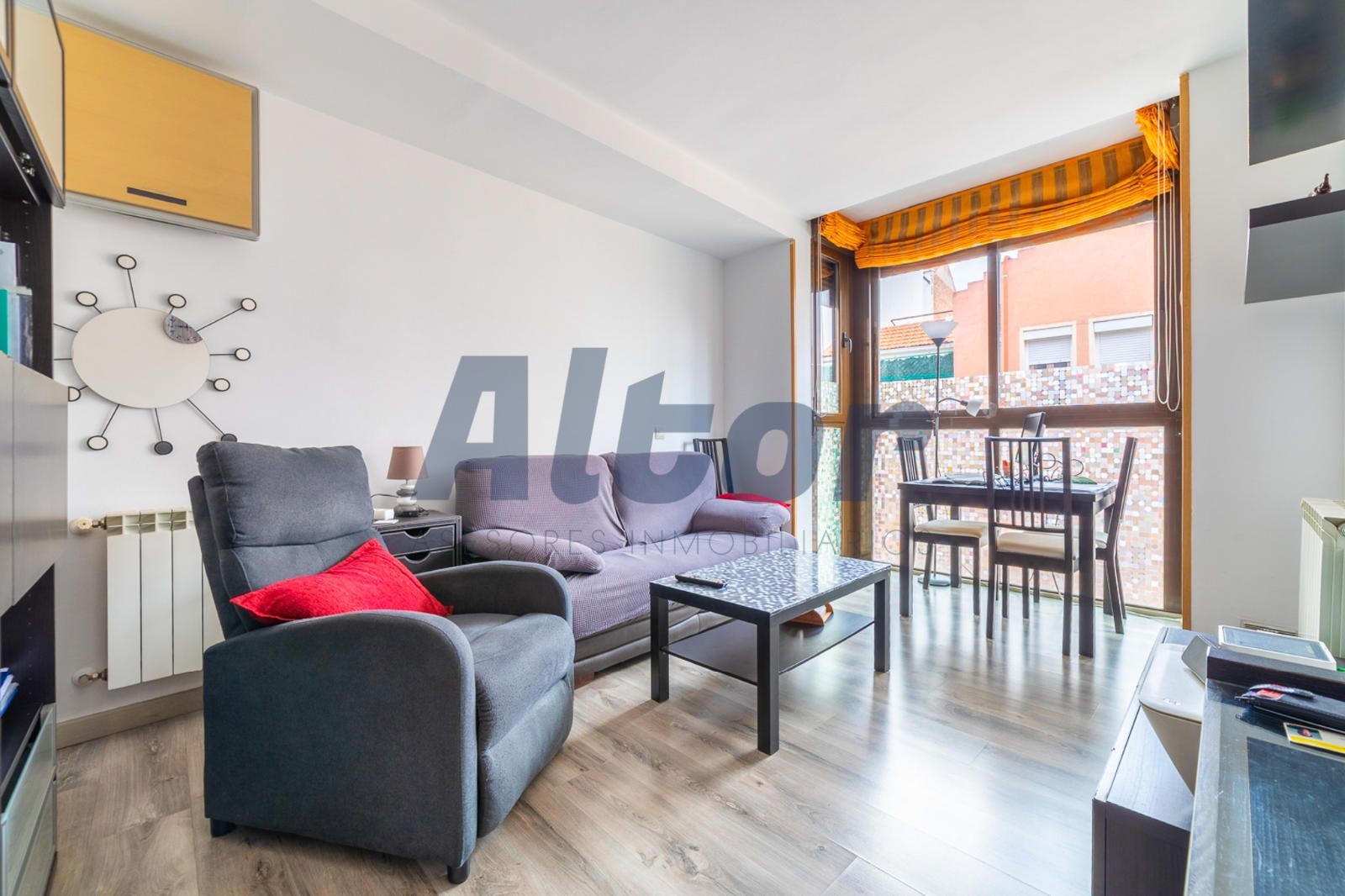 Living room of Flat for sale in  Madrid Capital  with Air Conditioner, Heating and Storage room