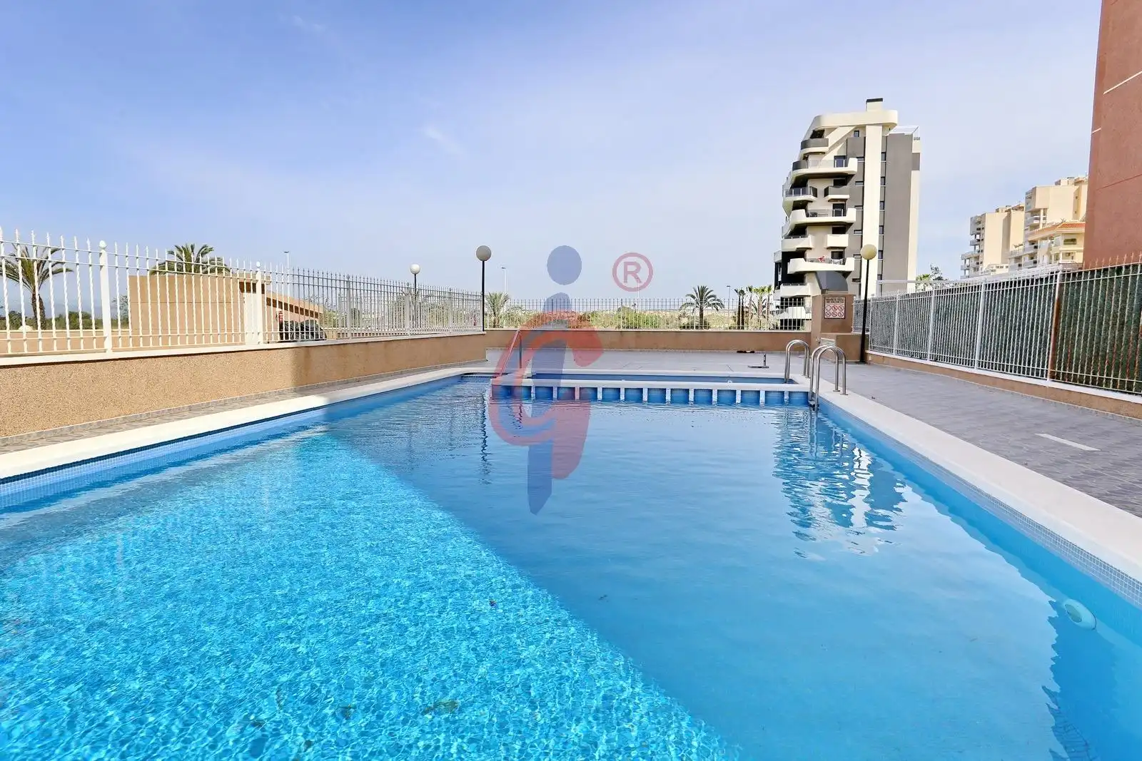 Piscina de Piso en venta en Guardamar del Segura con Aire acondicionado, Calefacción y Terraza
