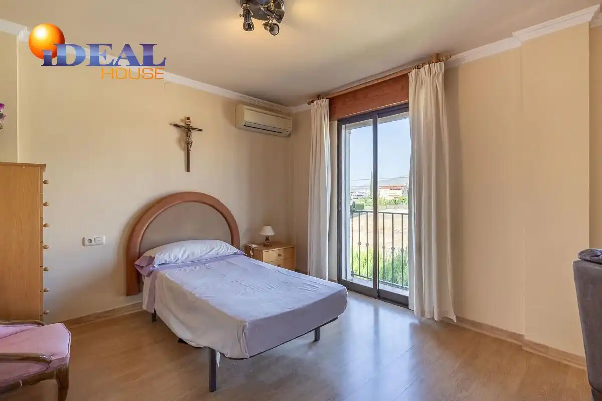 Casa o xalet en venda a Gójar