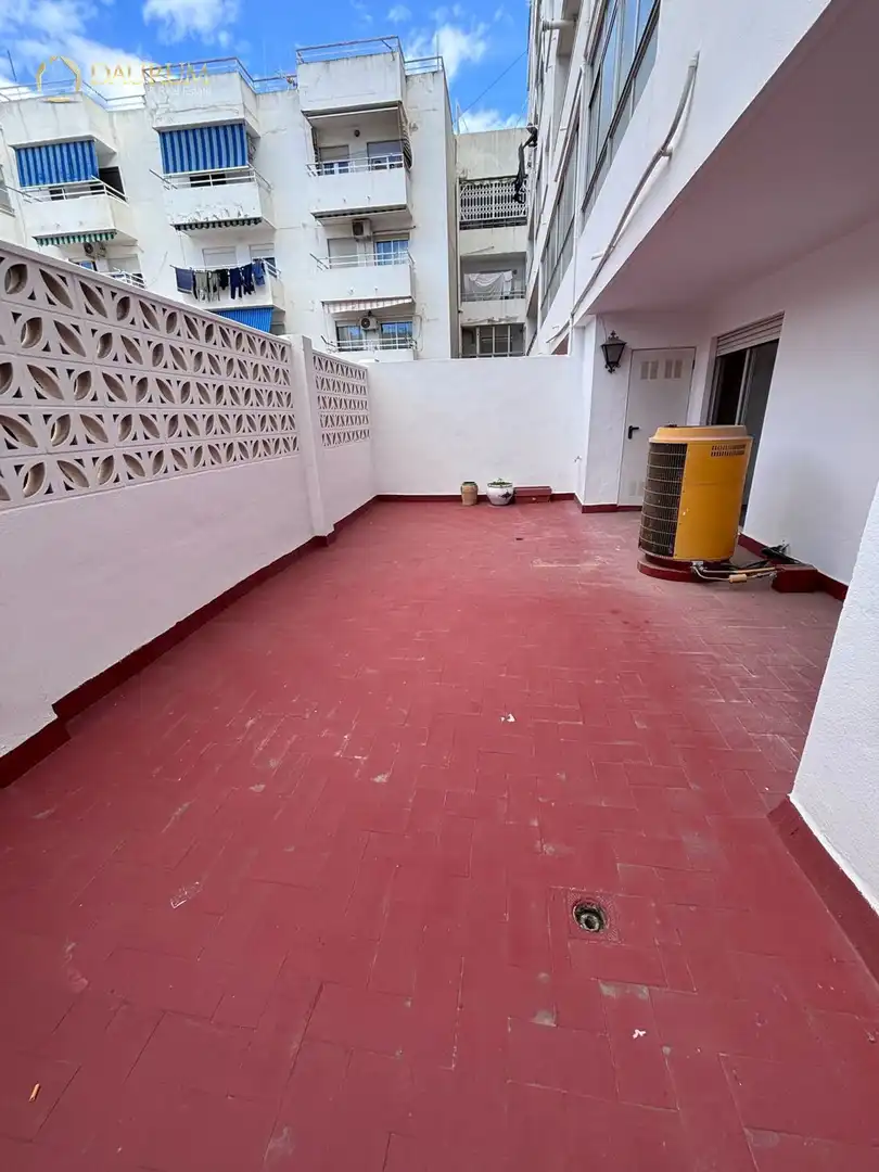 Wohnung zum Verkauf in Torrent mit Klimaanlage, Heizung und Terrasse