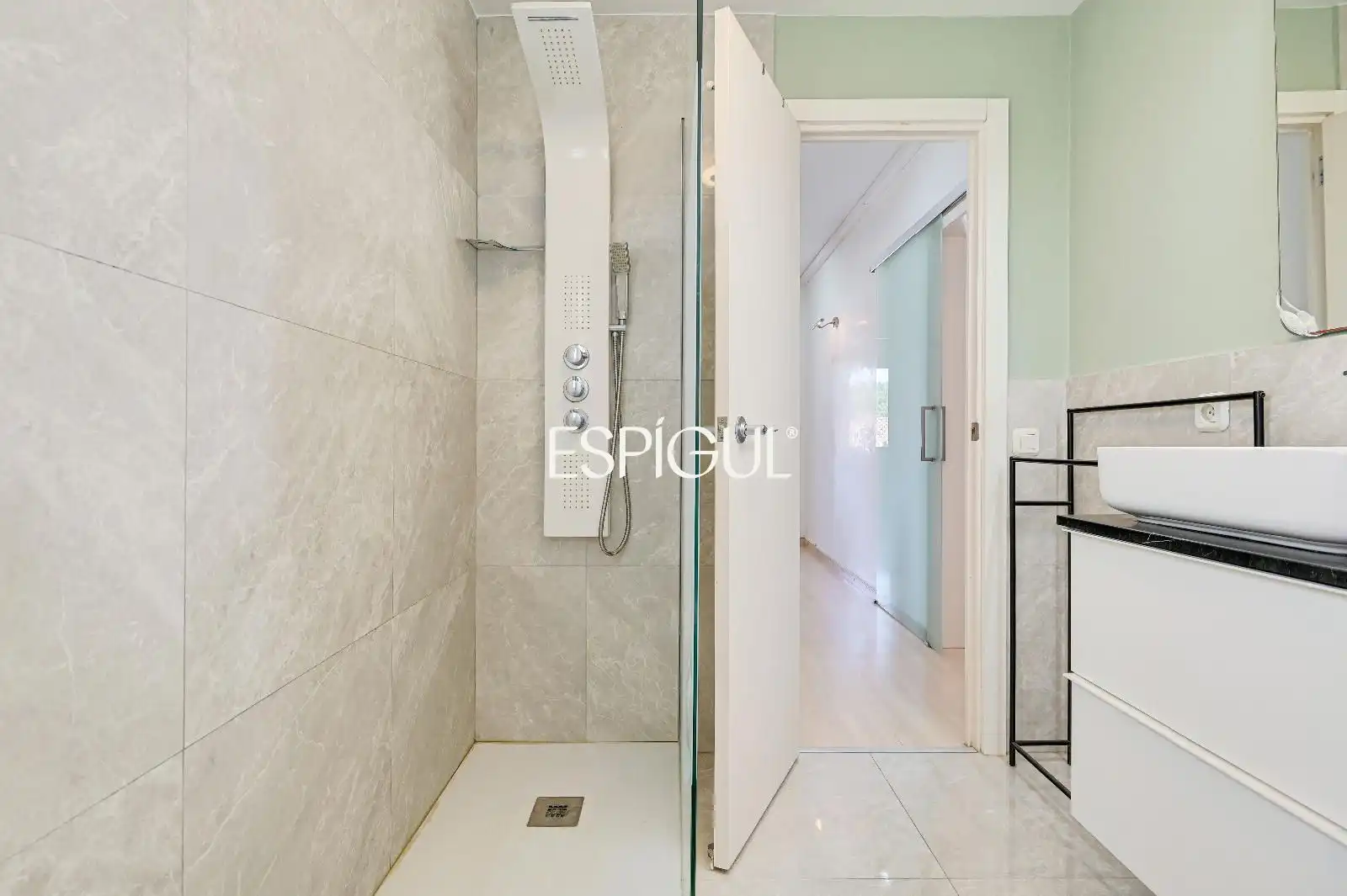 Bathroom of Flat for sale in Castell d'Aro, Platja d'Aro i s'Agaró  with Air Conditioner, Heating and Parquet flooring