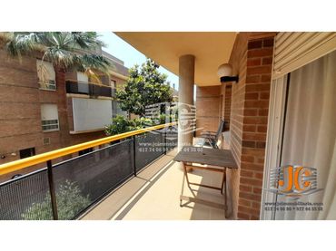 Appartamento con piscina in affitto a Calle ROSA MARIA MOLAS