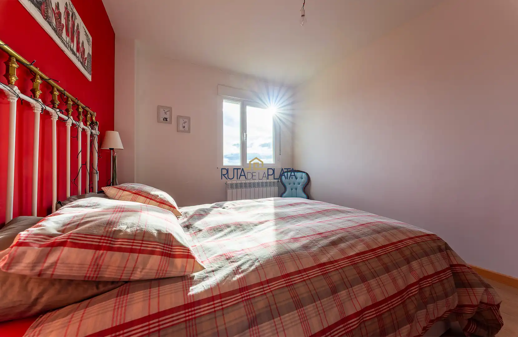 Habitación de Casa adosada en venta en Roales con Calefacción, Jardín privado y Alarma