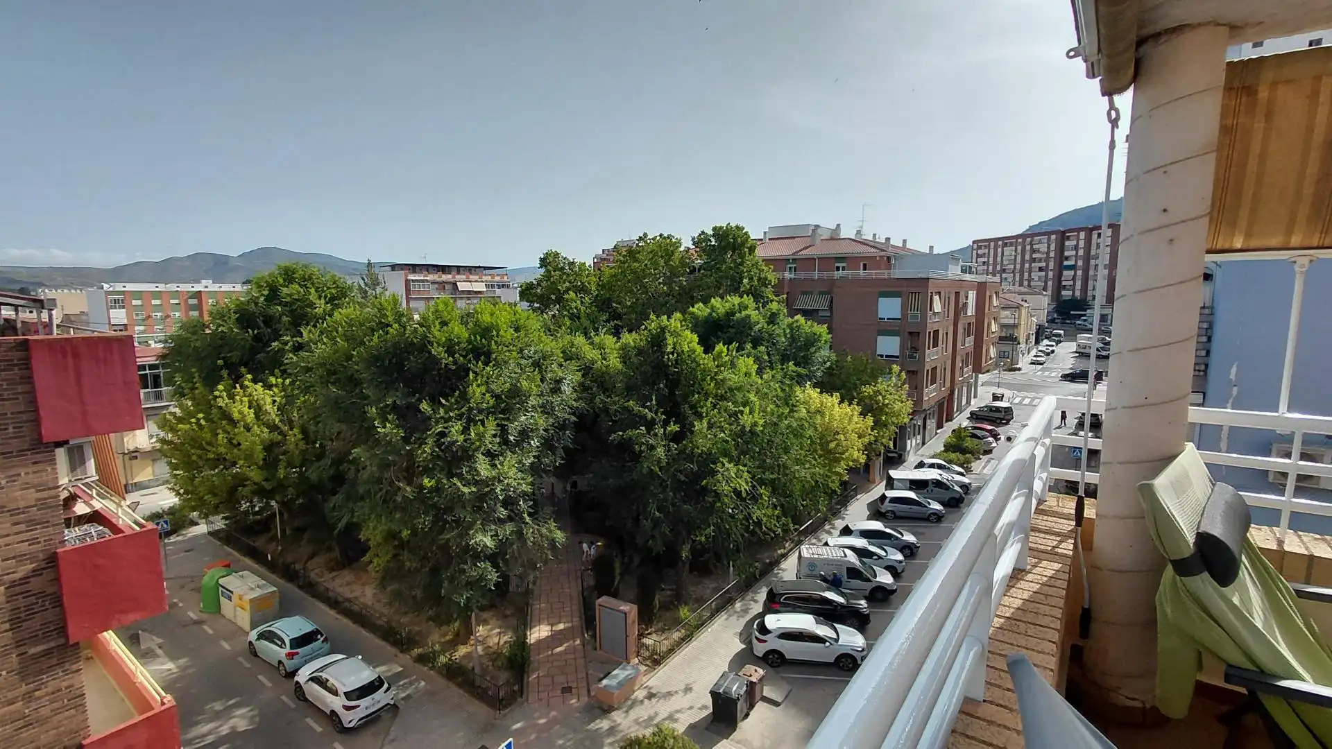 Vista exterior de Àtic en venda en Villena amb Aire condicionat, Calefacció i Terrassa